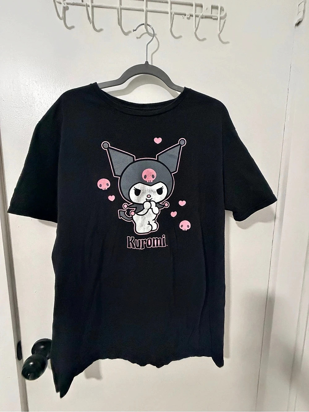 Sanrio Kuromi & Pink Skulls Relaxed Fit T-Shirt Black & Pink
